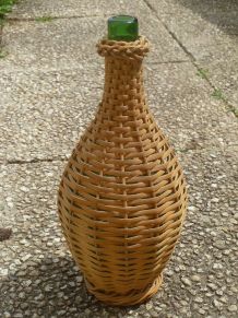 bouteille  en  osier , vintage
