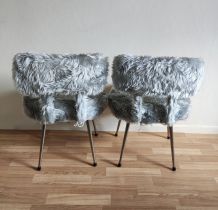 chaises moumoute grises