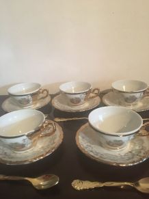 5 tasses à café &amp; cuillères porcelaine
