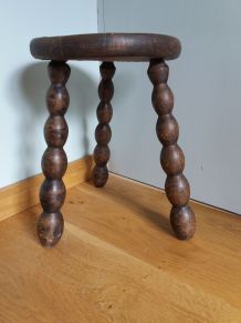 Tabouret tripode en bois tourné façon bobine