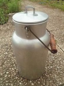 Bidon a lait 4 itres  , vintage