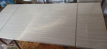 Table Formica blanche et beige