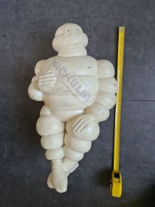 Bibendum Michelin - mascotte de camion. "made in Fr