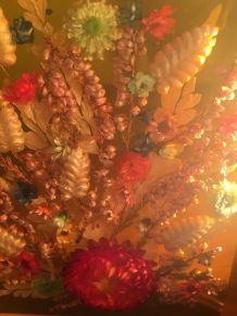 Lampe en résine avec inclusions de fleurs séchées