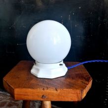 Lampe à poser opaline art déco 
