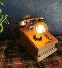 Lampe upcyclée vintage téléphone bois années 20 Appelle moi