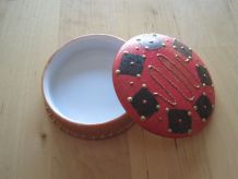 Boite petite ronde en porcelaine peinte main boite a pilules