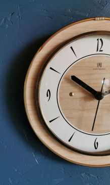Horloge formica vintage pendule silencieuse ronde "SMI"
