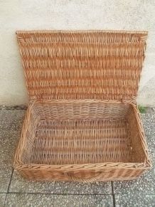 Malle  en osier , rotin , vintage