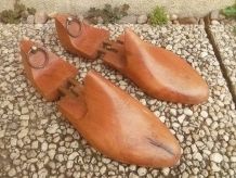 paire d'embauchoirs en bois , vintage
