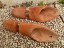 paire d'embauchoirs en bois , vintage