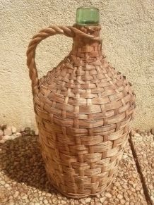 dame jeanne  recouverte  d'osier , vintage