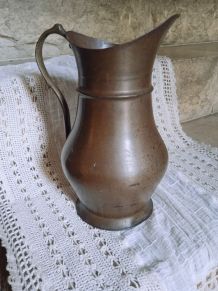 Grand broc pichet cuivre ancien 