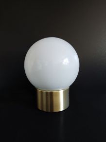 lampe boule vintage laiton et opaline