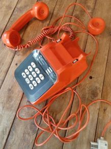 Telephone orange vintage années 7012