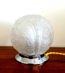 Lampe art déco à poser globe aux fleurs 1940 