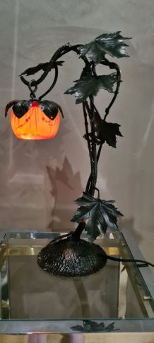 lampe en fer forgé  art nouveau  1900 a 20  ; patiné  non si