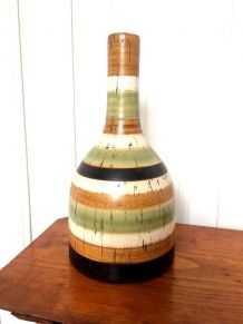 Grand vase en céramique à rayures 