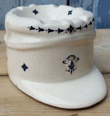 Vide poches ou cendriers képi en faïence