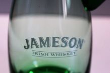 Rare carafe pichet en verre Jameson