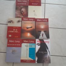 8 Livres Marc Lévy. Chez Laffont.