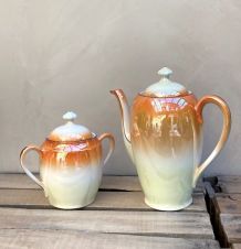 Théière et pot à sucre en porcelaine dégradée orange et nacr