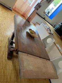 Table de salle à manger en bois 