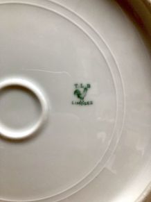 Grand plat en porcelaine de Limoges T.L.B.