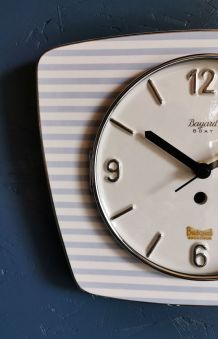 Horloge céramique vintage pendule silencieuse "Bayard rayé"