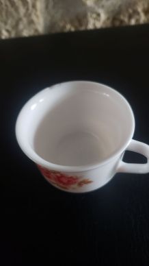 6 tasses et leurs soucoupes, Arcopal vintage des années 70