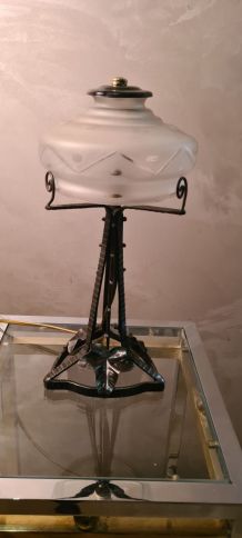 lampe  art deco   33x15  tres belle patine  et abat jour  en