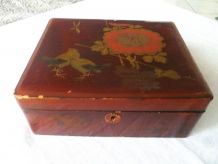 Ancienne boite en laque de Chine 