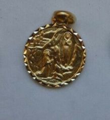 1 Médaille dorée : lourdes au dos basilique petite médaille 
