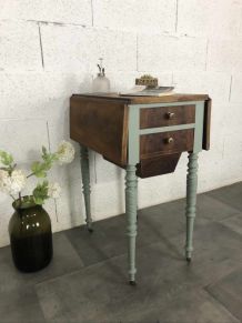 Table de chevet ou table d’appoint ancienne 