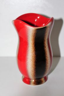 Petit vase années 60 typique de Vercéram