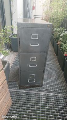 Meuble tiroirs classeur industriel métal strafor