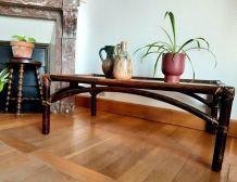 Grande table basse en rotin et verre fumé 1960 