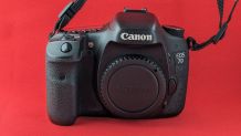 Canon 7D - body + batterie/chargeur + mémoire CF 16 Go