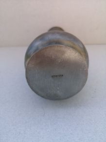 Vase soliflore en étain 