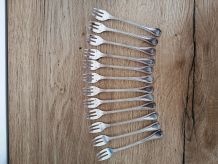  12 fourchettes à huitre en métal argenté Christofle XXème