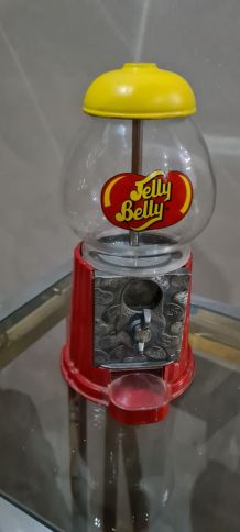 distributeur  bonbon   belly   23x12, trace legere  d usure 