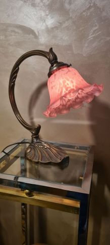 lampe bronze   , avec belle tulipe rose   ,4kg  1940 a 60