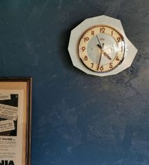 Horloge formica vintage pendule murale silencieuse Odo vert