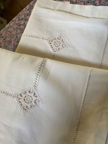 Taie d oreiller coton blanc monogramme JB.