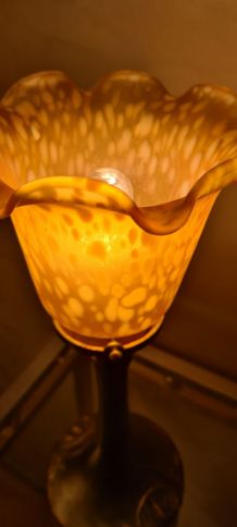 lampe de style art nouveau,acier patiné bronze or et belle t