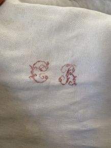 Nappe ancienne en coton damassé monogramme CB.