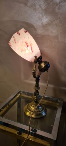 lampe bronze art nouveau  , avec avec superbe tulipe mouchet