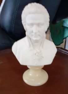 statuette de Mozart en albâtre sur socle onyx   - BUSTE DE M