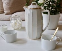 Cafetière look Art Déco en porcelaine de Mehun