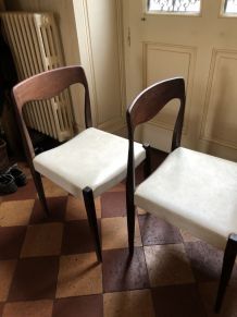 Suite de chaises scandinaves 